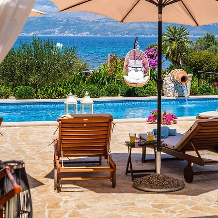Beachfront House Mir: Private Pool & Jacuzzi On Mirca Bay