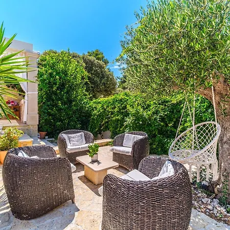 Beachfront House Mir: Private Pool & Jacuzzi On Mirca Bay *