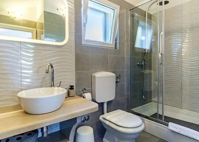 فيلة Beachfront House Mir With Private Pool And Jacuzzi Right At The In Beautiful Bay In Mirca - Brac Mirce