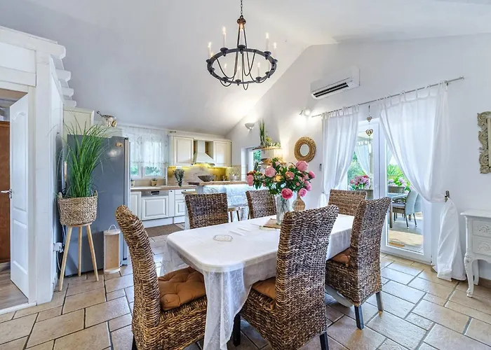 Beachfront House Mir With Private Pool And Jacuzzi Right At The In Beautiful Bay In Mirca - Brac فيلة *