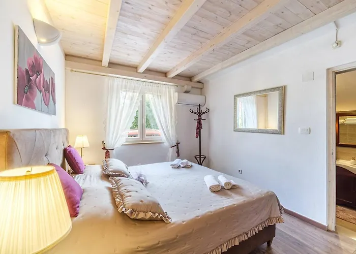 Beachfront House Mir With Private Pool And Jacuzzi Right At The In Beautiful Bay In Mirca - Brac فيلة