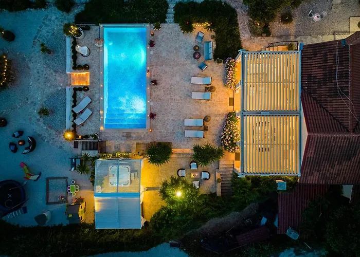 Beachfront House Mir With Private Pool And Jacuzzi Right At The In Beautiful Bay In Mirca - Brac * Mirce