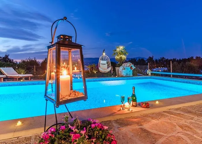 Beachfront House Mir With Private Pool And Jacuzzi Right At The In Beautiful Bay In Mirca - Brac فيلة *