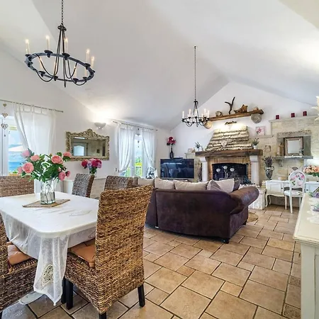 Beachfront House Mir Brac Near Supetar With Pool And Jacuzzi Willa *