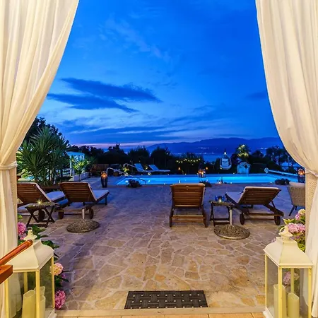 Beachfront House Mir Brac Near Supetar With Pool And Jacuzzi * Mirce
