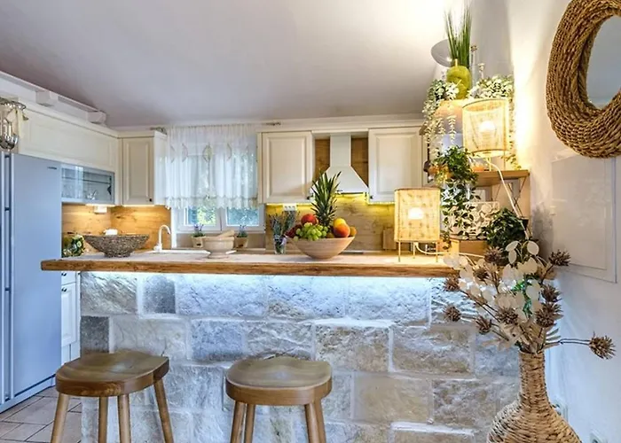 Βίλα Beachfront House Mir With Private Pool And Jacuzzi Right At The In Beautiful Bay In Mirca - Brac *