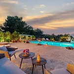 Beachfront House Mir Brac Near Supetar With Pool And Jacuzzi *