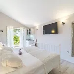 Beachfront House Mir Brac Near Supetar With Pool And Jacuzzi