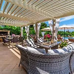 Beachfront House Mir Brac Near Supetar With Pool And Jacuzzi *