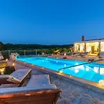Beachfront House Mir Brac Near Supetar With Pool And Jacuzzi *