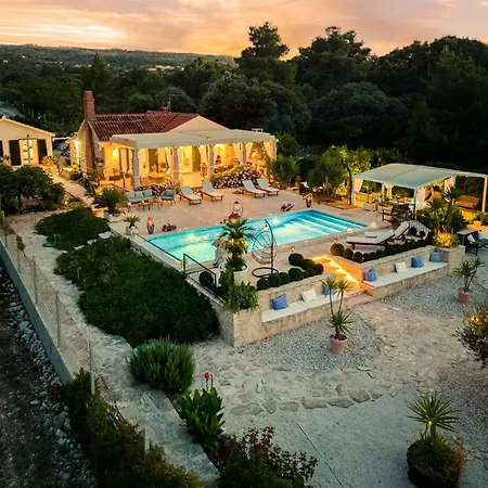 Beachfront House Mir Brac Near Supetar With Pool And Jacuzzi